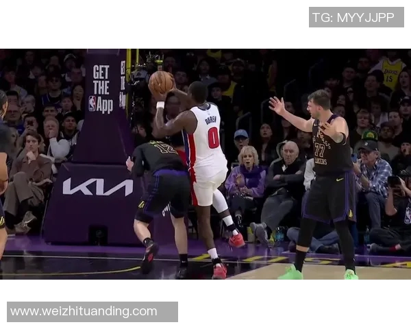 怒肘座椅泄愤！东契奇懊恼自责一幕曝光 现场高喊：该死我太烂了